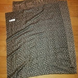 Reversible Animal Print Pashmina